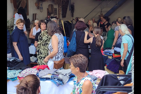 Ladies (Second-Hand) Shopping Night